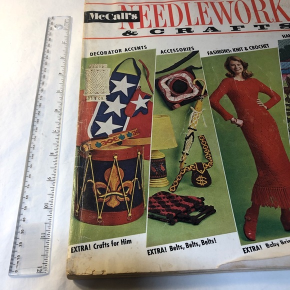 1972-73 McCall’s Needlework & Crafts Large Magazine Vintage Fashions Knits - Picture 2 of 12